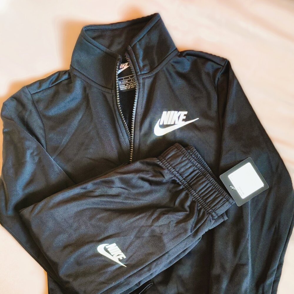 Nike 2 piece tracksuit Black with white logo -Size 7 Large